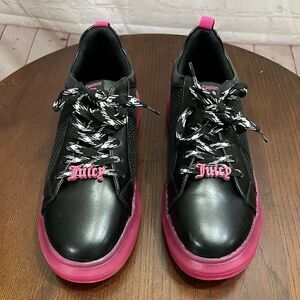 JUICY COUTURE Pleather and Mesh upper with pink rubber soles sneakers new size 8